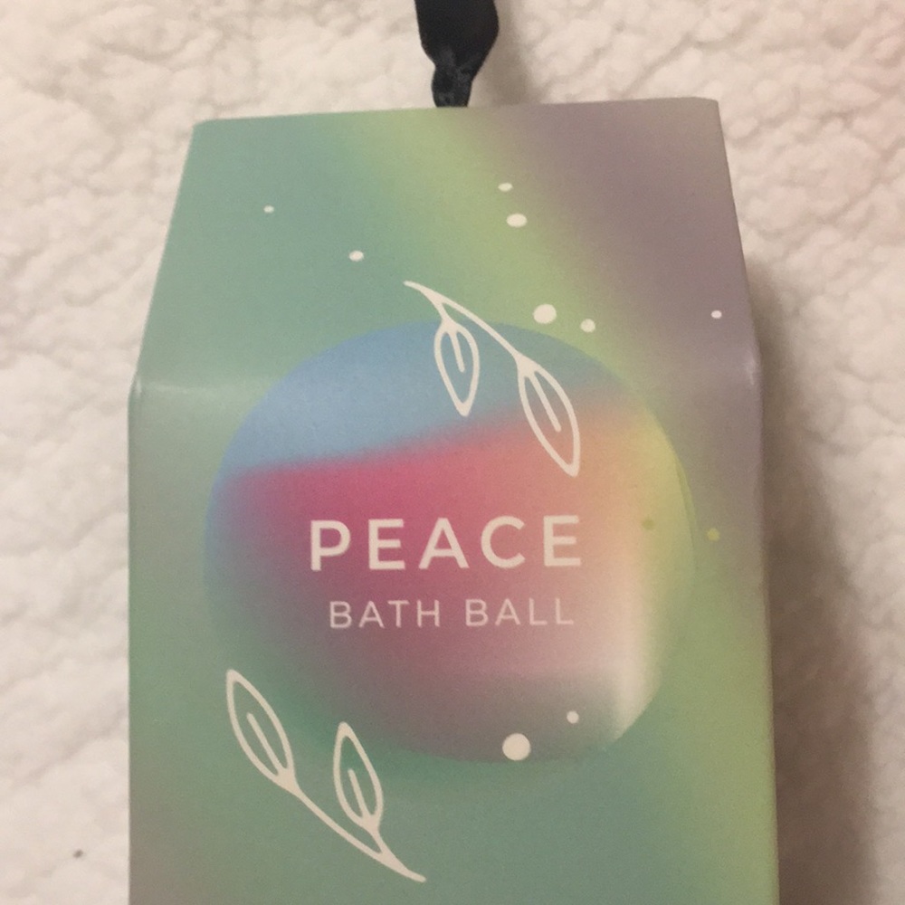 Miss Patisserie Peace Bath Ball